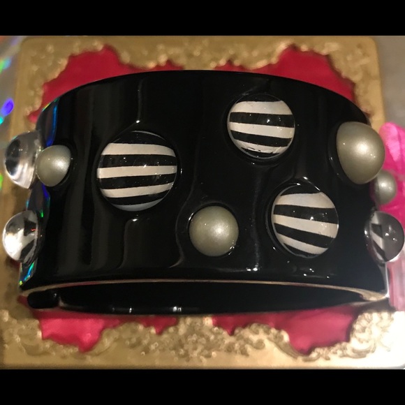 Lucite pearl cuff bracelet Betsey Johnson vintage - Picture 3 of 5